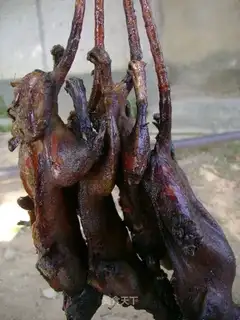 Roasted rat meat