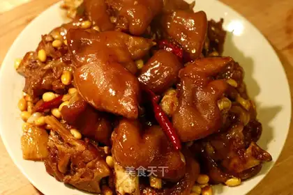 Braised pig's feet