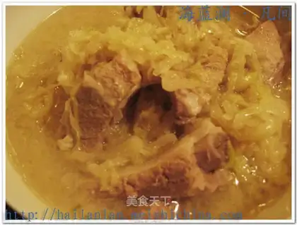 Northeast pork ribs and Chinese cabbage soup