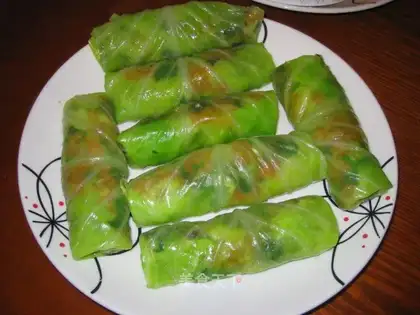 Salmon and mushroom dumplings and vegetable rolls