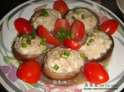 Stuffed mushrooms with minced pork