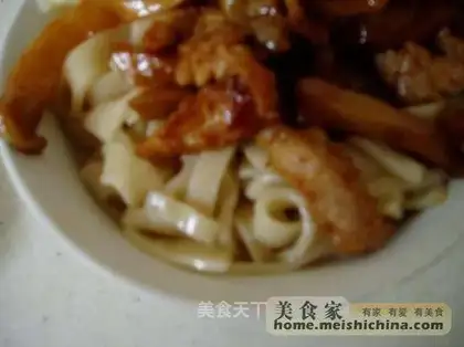 Shredded pork noodles with pickled mustard