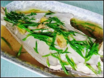 Horse noodle fish in onion oil