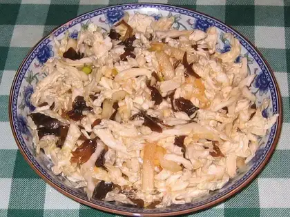 Cold salad fungus with vegetable heart