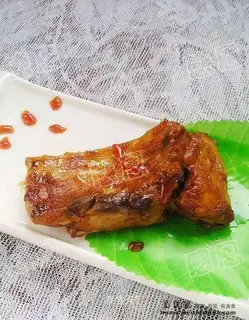 Golden grilled fish