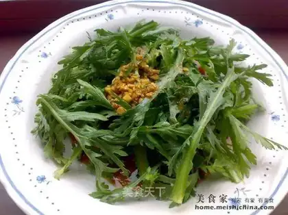 Chrysanthemum with ginger sauce