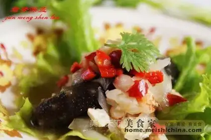 Stewed sea cucumber with shrimp