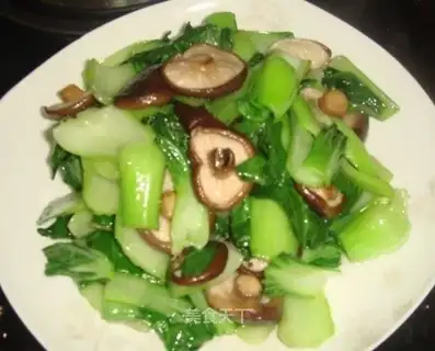 stir-fried mushrooms with Shanghai green