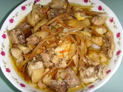Steamed chicken with day lily