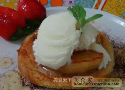 Vanilla ice cream apple pie