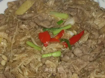 Golden mushroom fat beef and vermicelli casserole