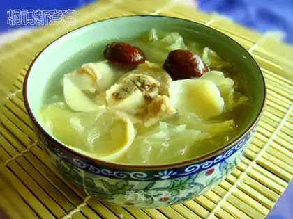 Tremella lily pork bone soup