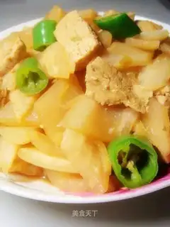 Stewed tofu with radish