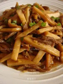 Beef tenderloin with pepper and mushroom