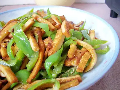 stir-fried dried bean curd with pepper