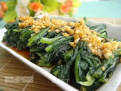salad lettuce leaves