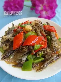 stir-fried fish skin with double pepper