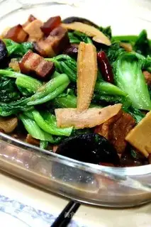 Stewed assorted meat and vegetables