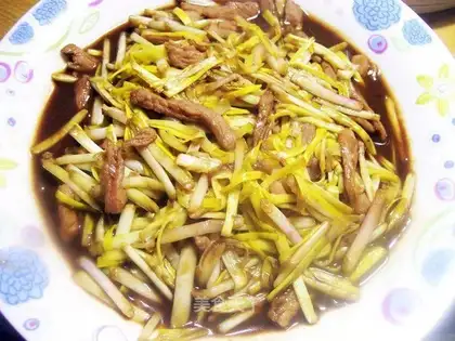 fried pork with garlic
