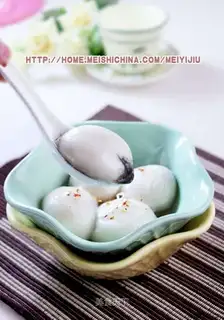 Steamed glutinous rice balls