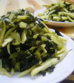 Sauerkraut shredded bamboo shoots