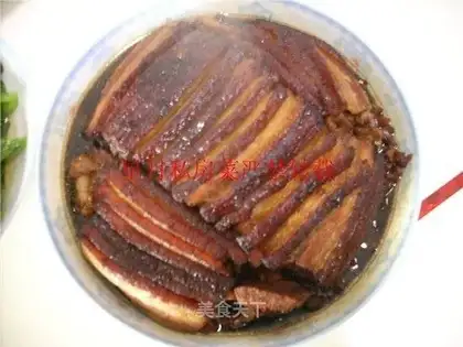 Braised pork with pickled pepper