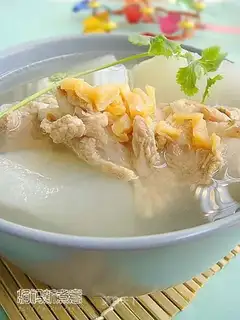 White radish and Yao Zhu pork bone soup
