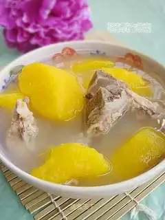 Papaya pork bone soup
