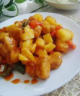Sweet and sour pork with pineapple
