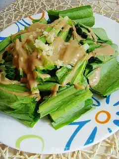 Sesame sauce and wheat vegetables