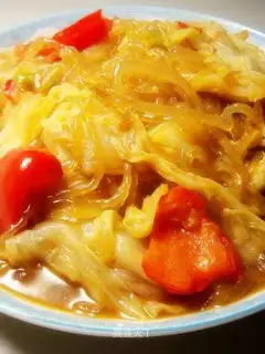 Stewed vermicelli with sweet pepper and cabbage