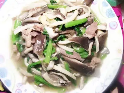 stir-fried pork with mushrooms