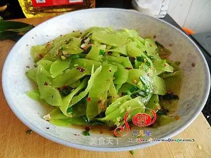 asparagus lettuce mixed with garlic