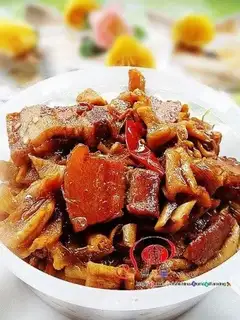 Roasted pork with dried radish