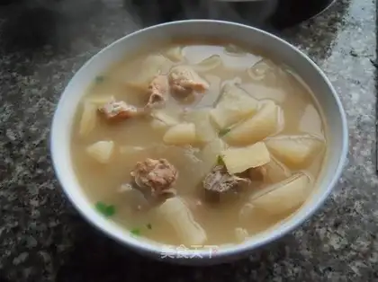 Radish pork ribs soup