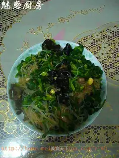 Spinach mixed with fungus