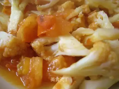 Stewed cauliflower with tomato