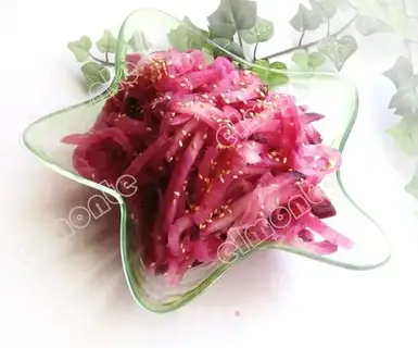 Cold mixed purple radish