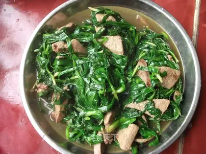 Pig liver stuffed with leeks
