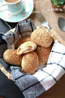 Pretzel sesame pie