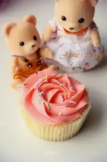 Butter cream rose cupcakes