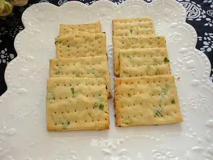 Onion soda cookies