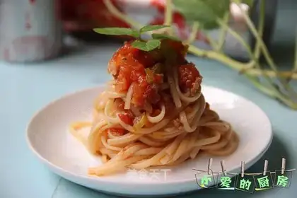 Tomato sauce pasta
