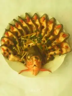 Peacock open-screen fish