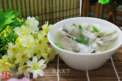 Liang's ribs soup