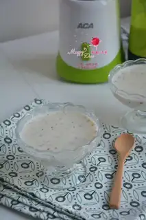 Peach yogurt shake