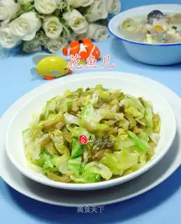 Squeeze the cabbage