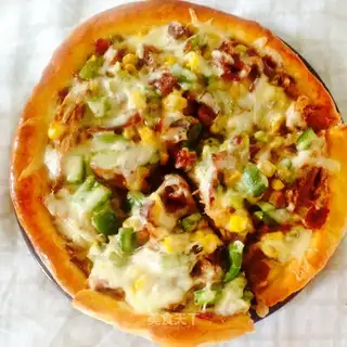 Tuna pizza