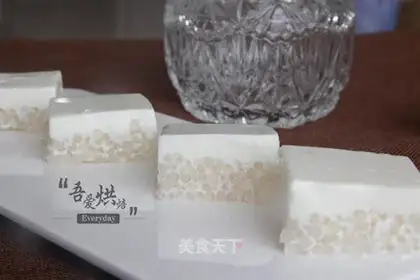 Coconut rice cake