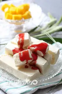 Yellow mustard yogurt cream